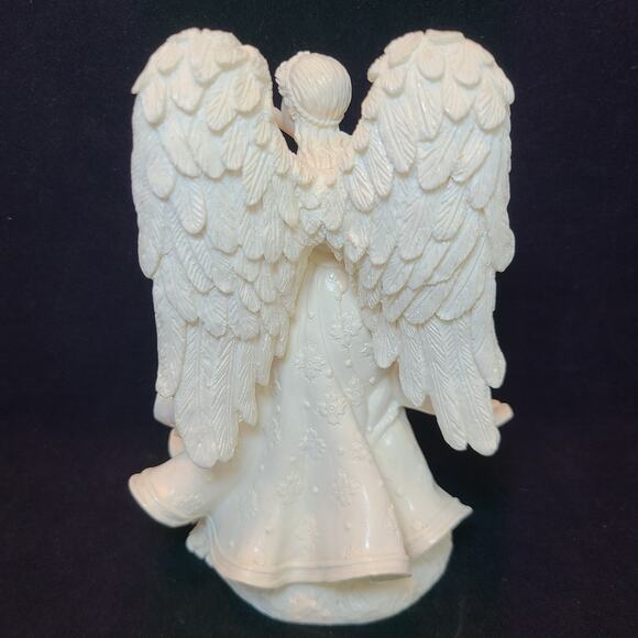 Stunning 8" White Angel Figurine - Dancing in Floral Dress with Flute - Picture 3 of 5